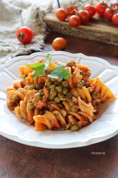 open de pan, voeg de peper en de fijngehakte peterselie toe en serveer