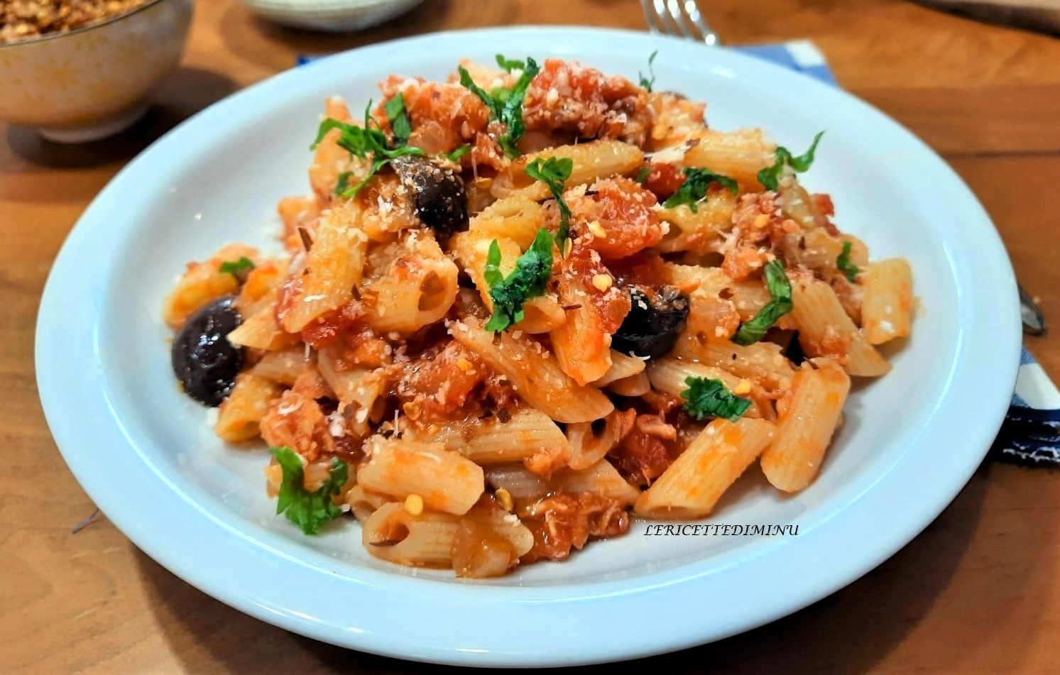 Pasta met tonijn, tomaat en olijven