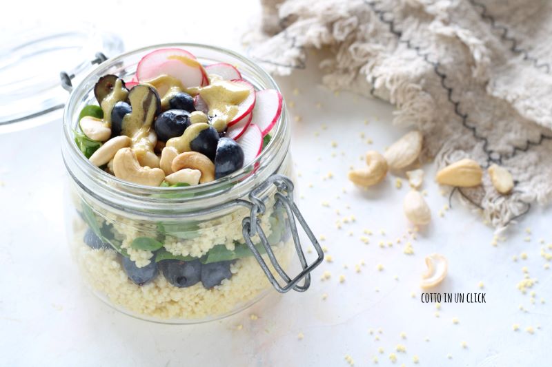 couscous met bosbessen en gedroogd fruit