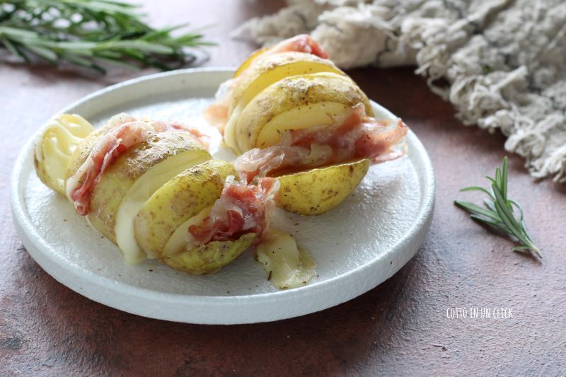 gevulde aardappelen uit de oven, smeuïg en smakelijk
