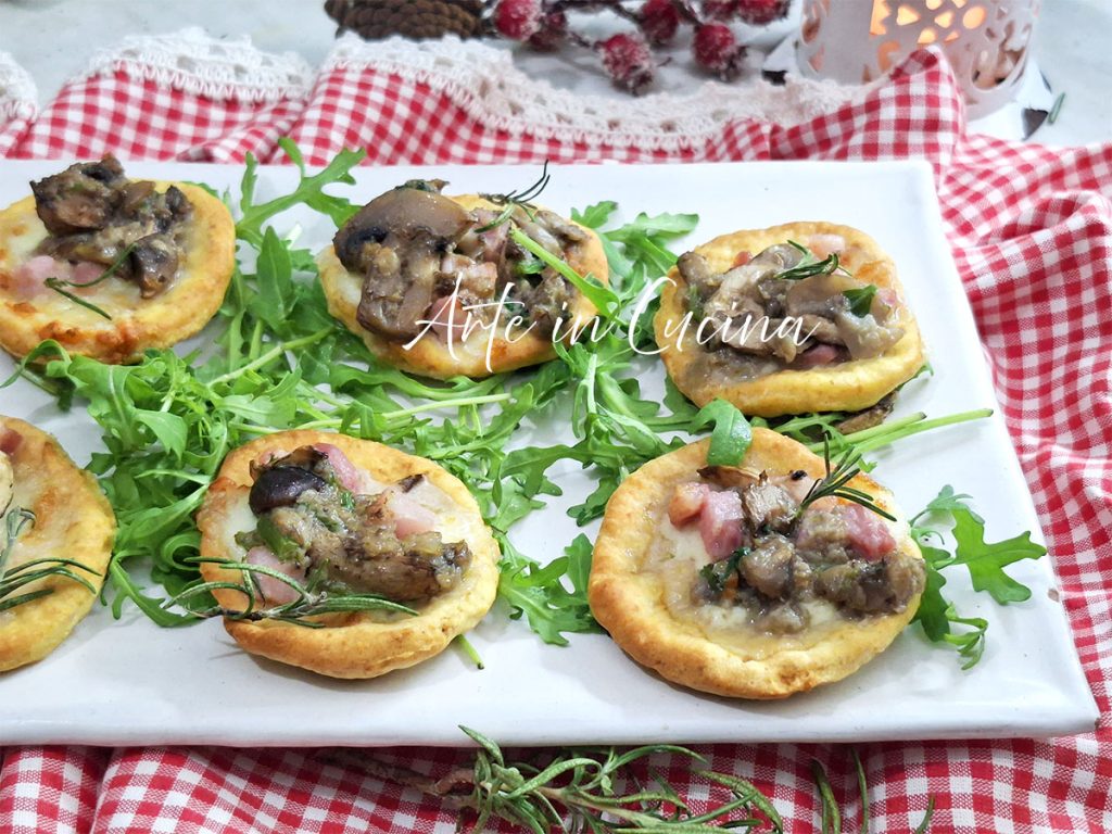 PIZZETTES MET CHAMPIGNONS en SPEK snel voor aperitief