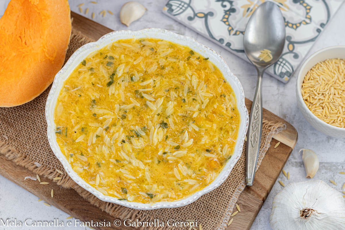 Pastina met pompoencrème en gorgonzola