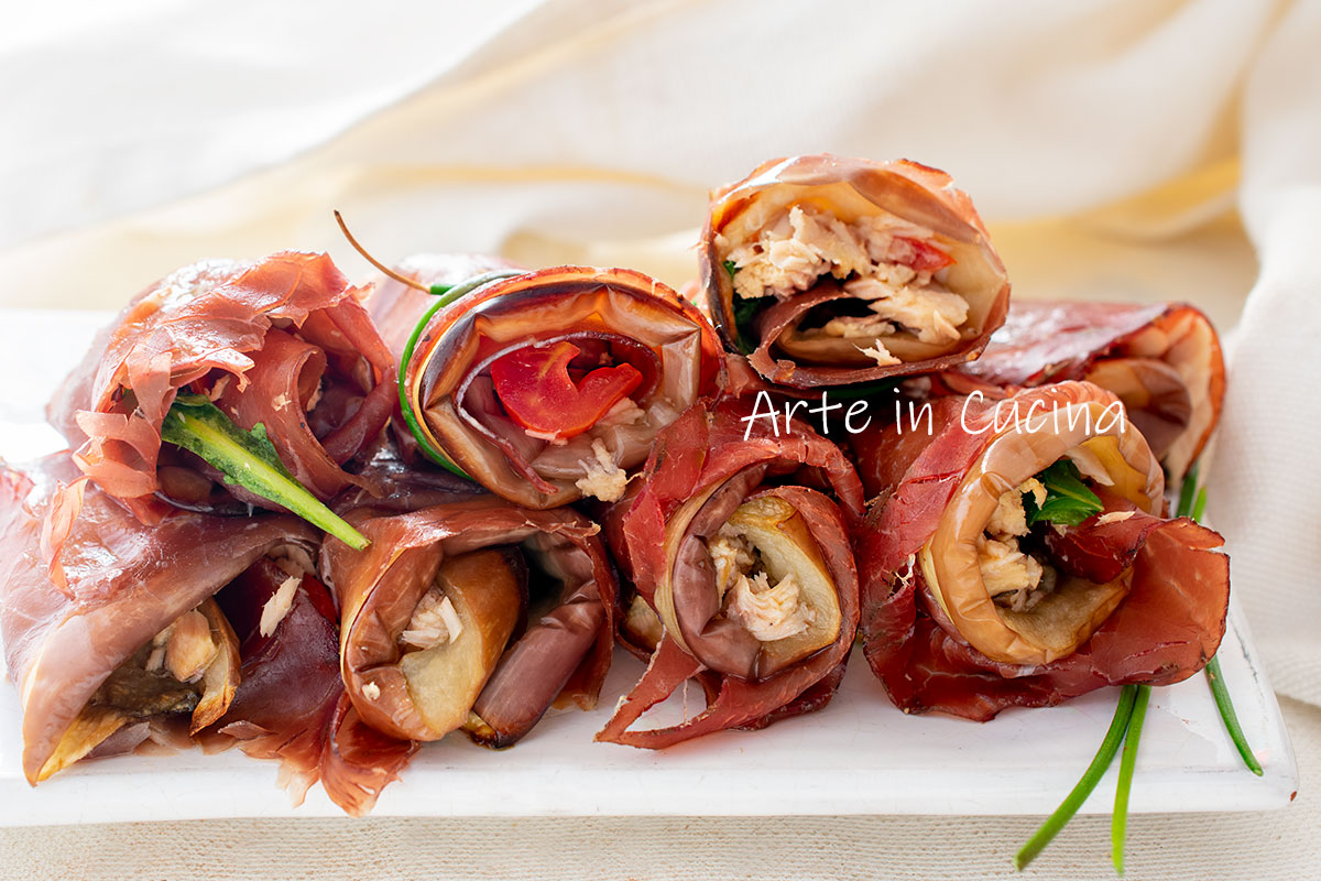 Rolletjes met aubergines en bresaola met tonijn