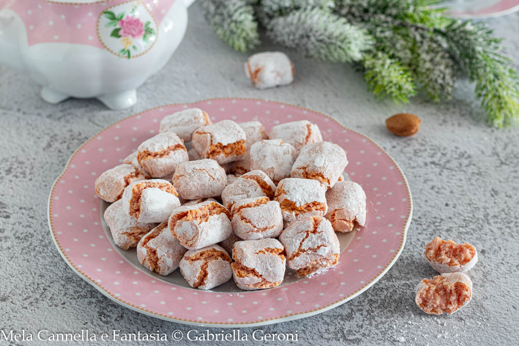Roze amandelkoekjes zonder gluten