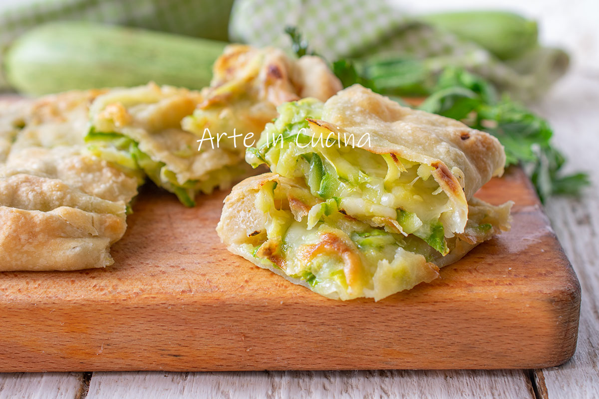 Rustiek platbrood met courgette en provola