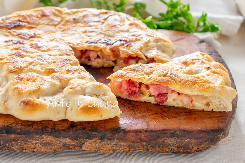 Rustieke Schiacciata met Vleeswaren en Kaas in de Pan