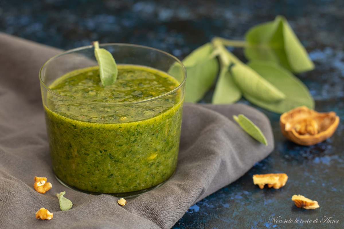 Salie- en Walnotenpesto