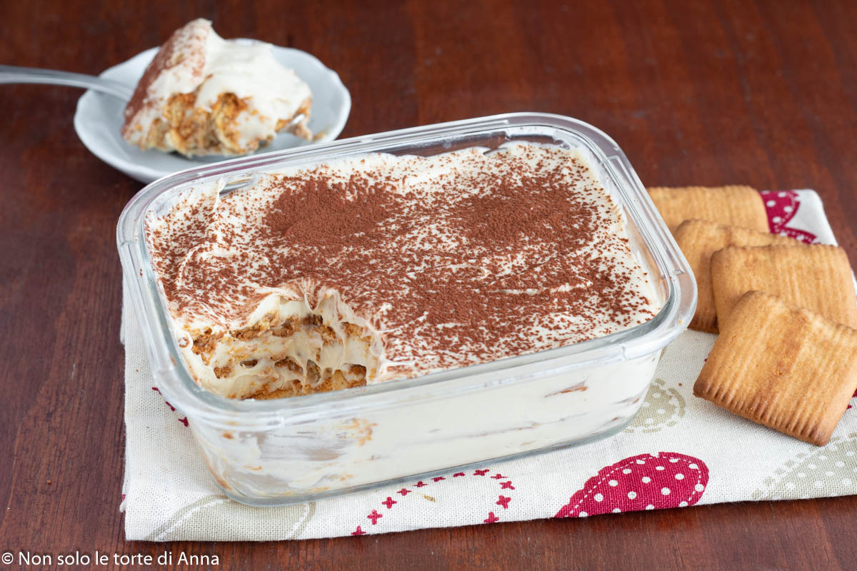 Semifreddo crème met koffie en koekjes