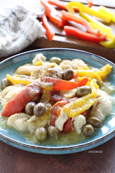 serveer de reepjes met een snufje peper