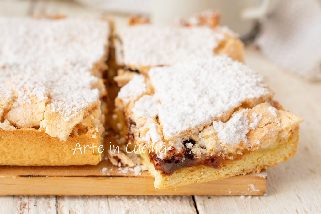 Slavische taart met room en chocolade