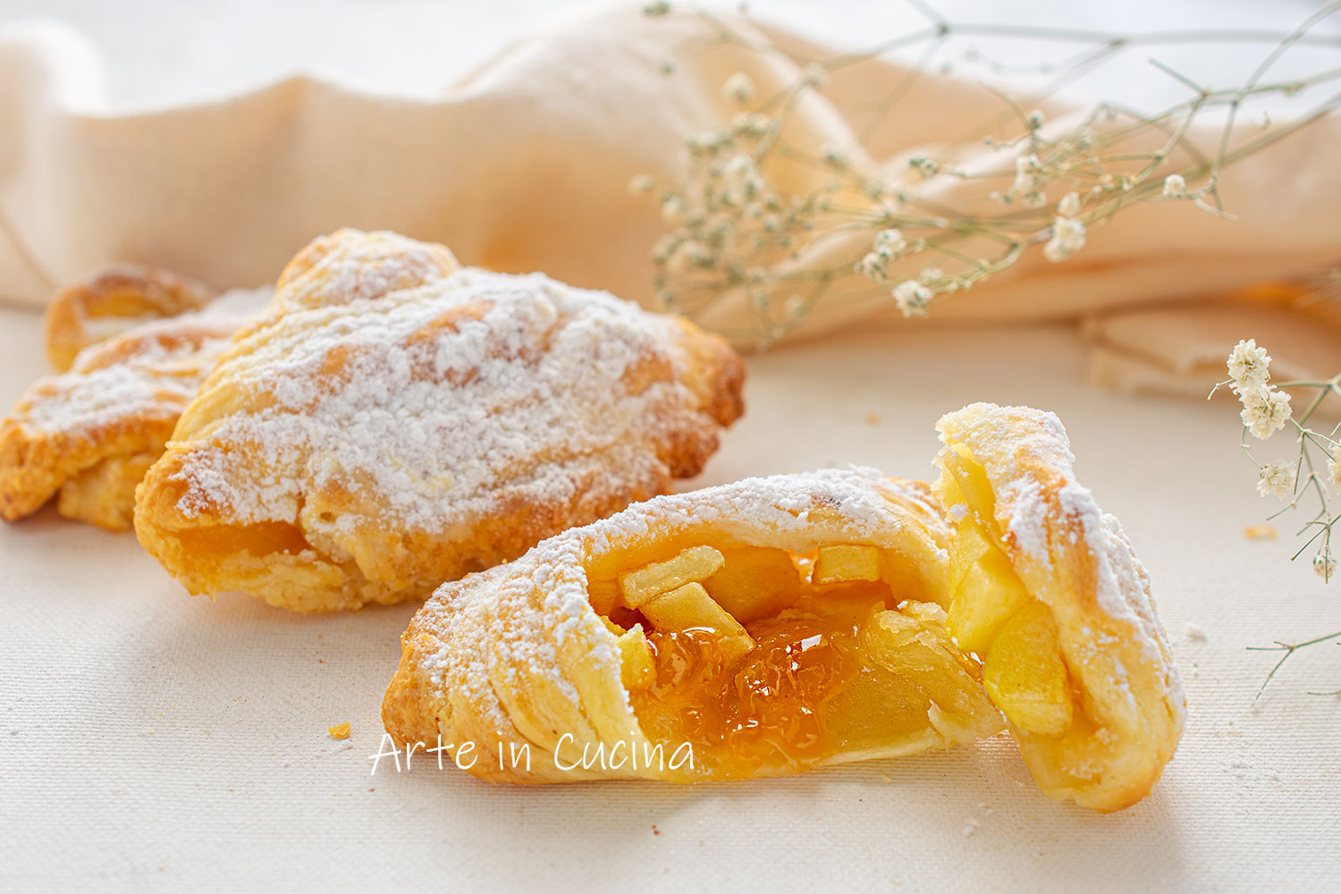 Snelle krokante sfogliatelle met appels en jam