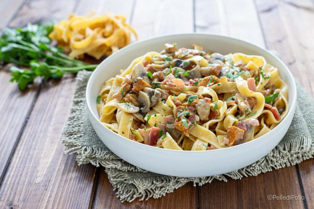 tagliatelle met champignons en speck