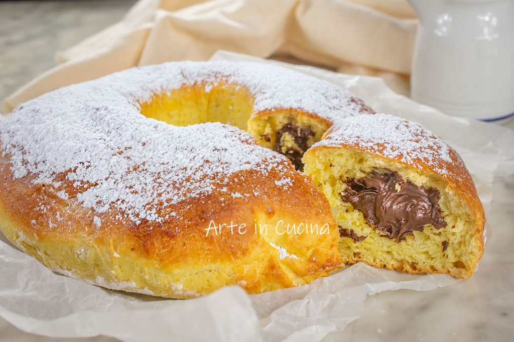 Zachte wolkenbrioche donut met Nutella