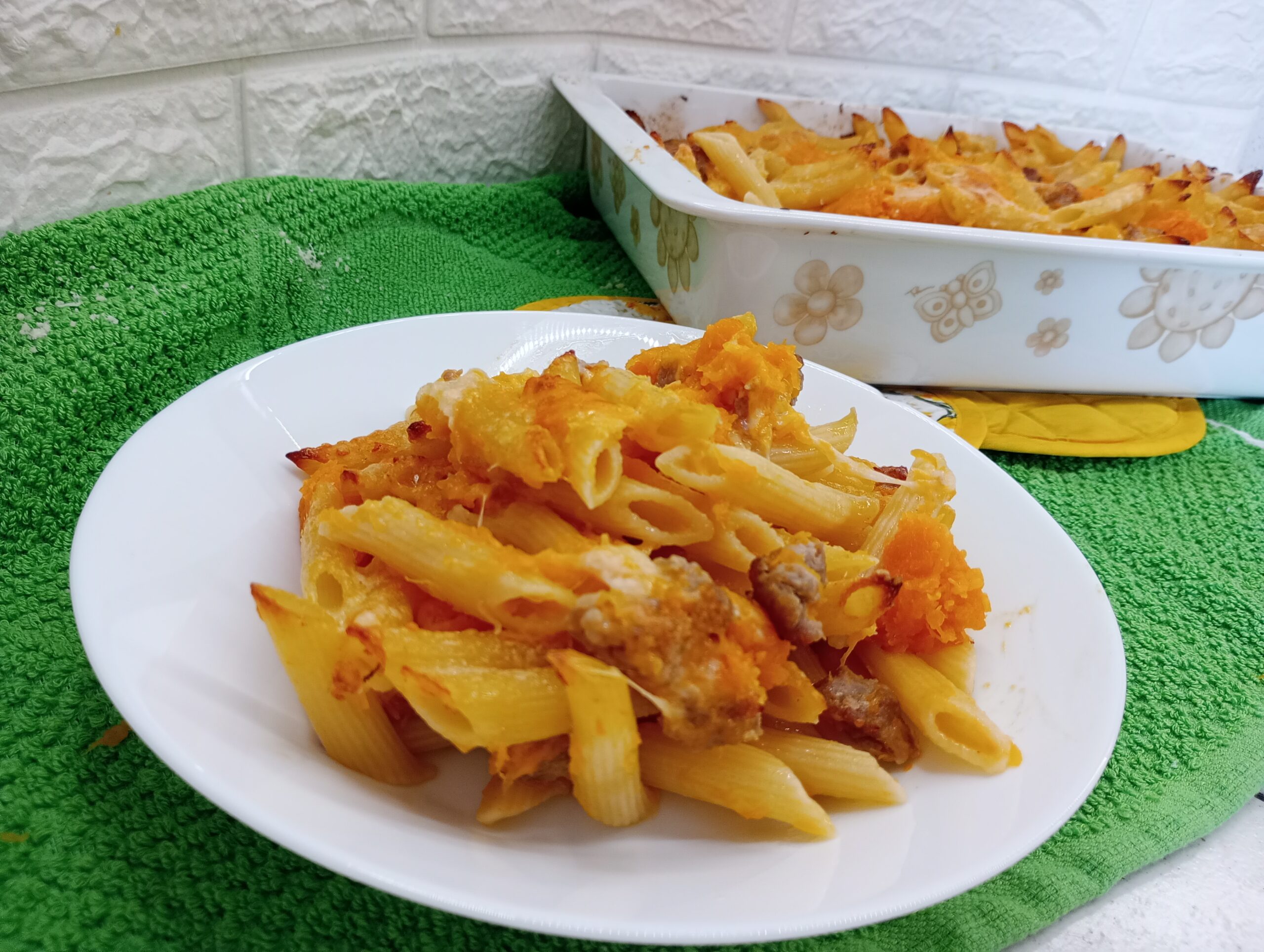Pasta uit de oven met Worst en Pompoen