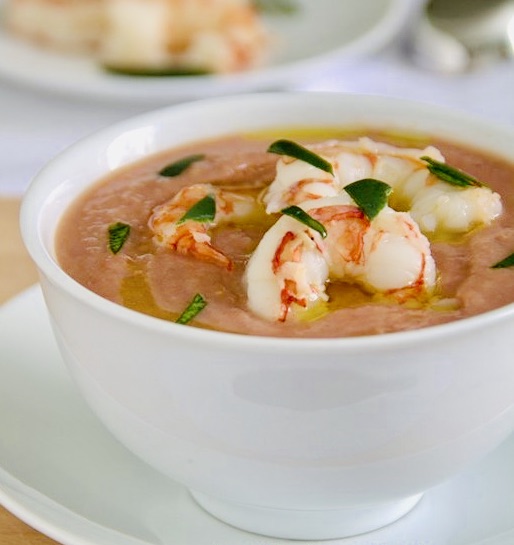 Gazpacho van bonen en garnalen