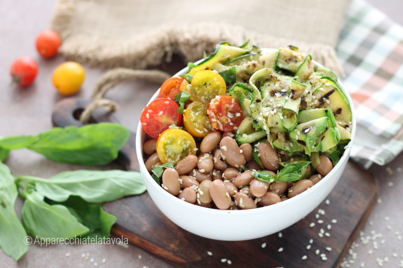 BORLOTTIBONEN EN GEGRILDE COURGETTES