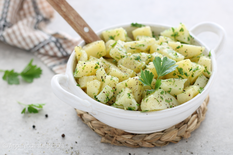 gekookte aardappelen met kruiden