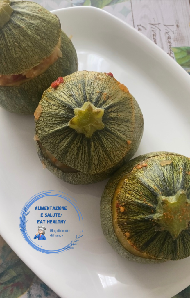 Gevulde courgettes met rijst in de pan
