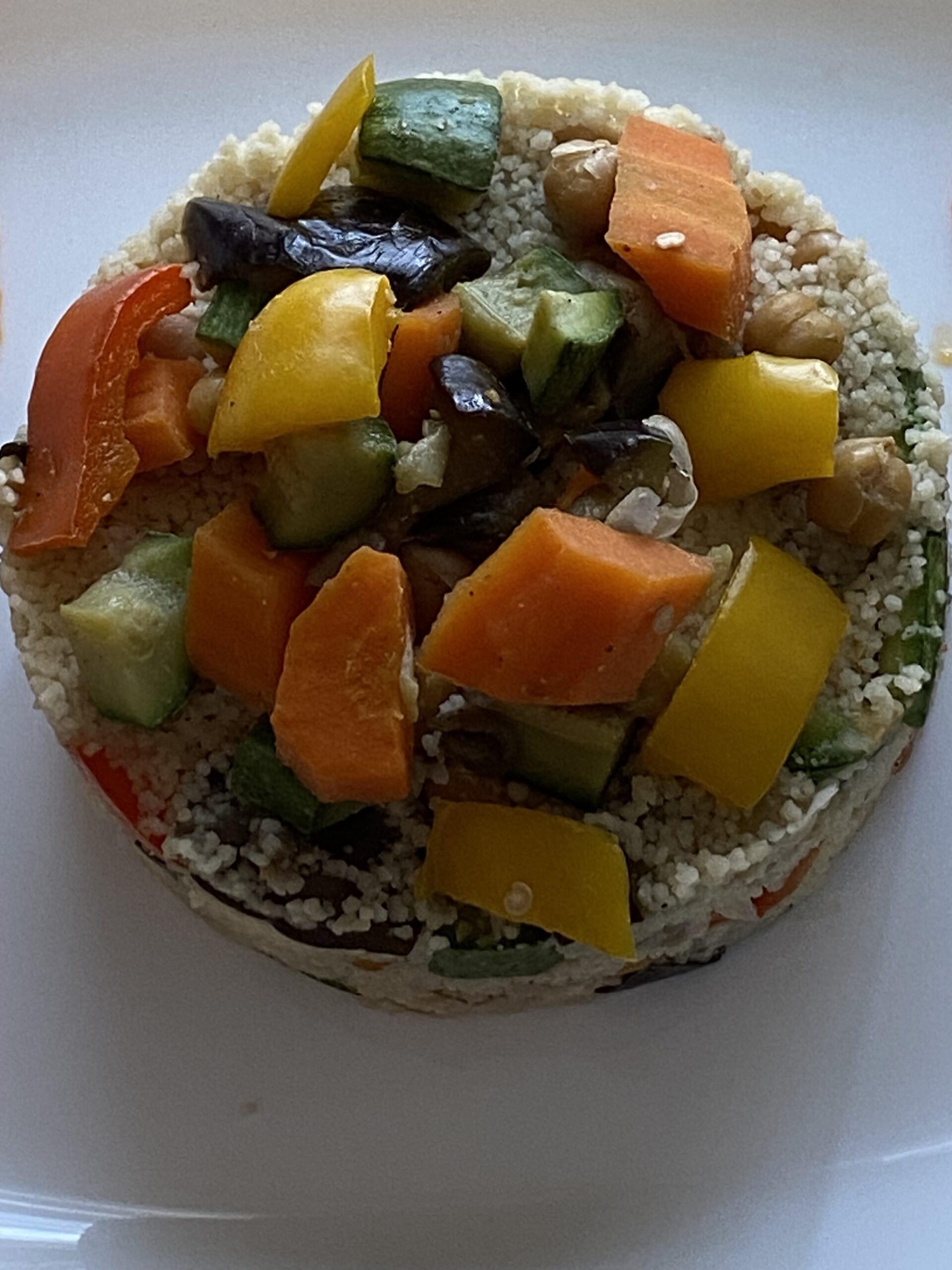 Couscous met groenten en paprikasaus