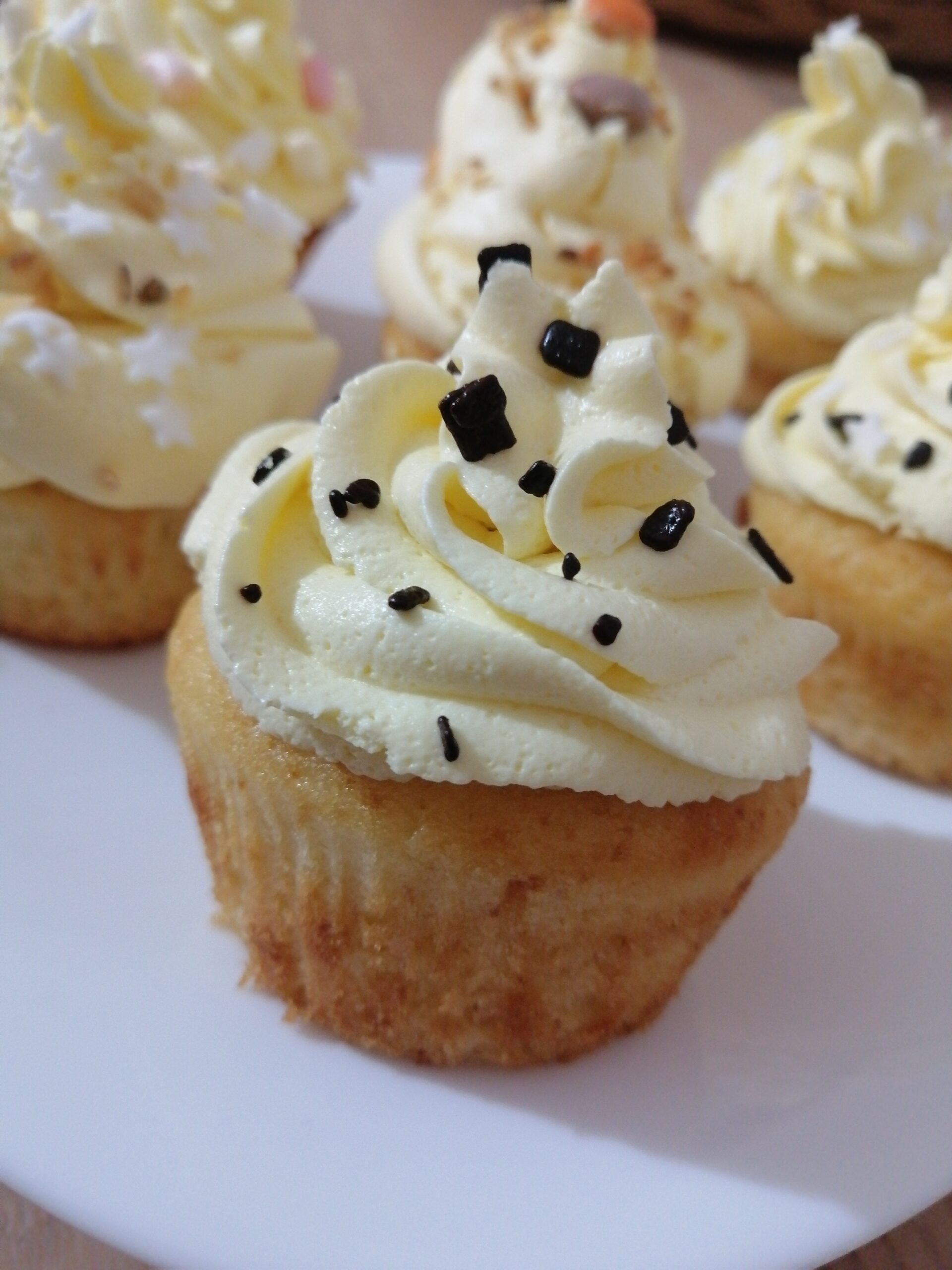 Muffins met ricotta, witte chocolade en citroen