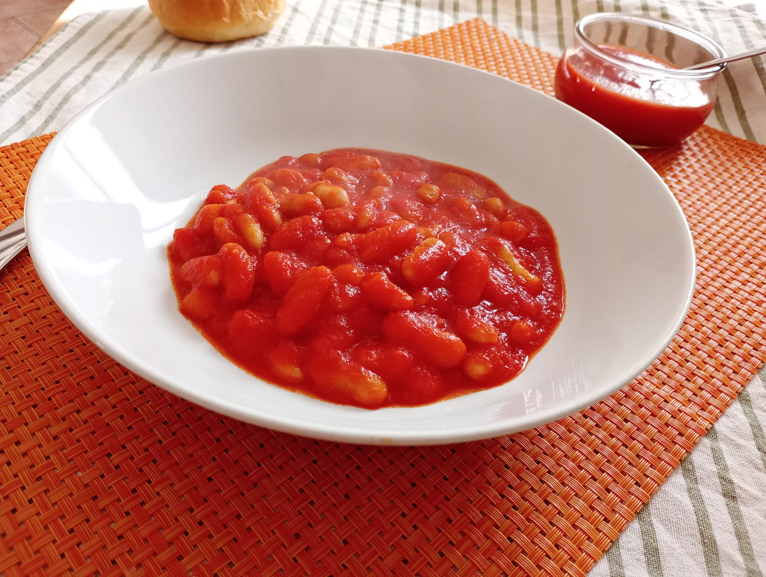 Bonen in tomatensaus