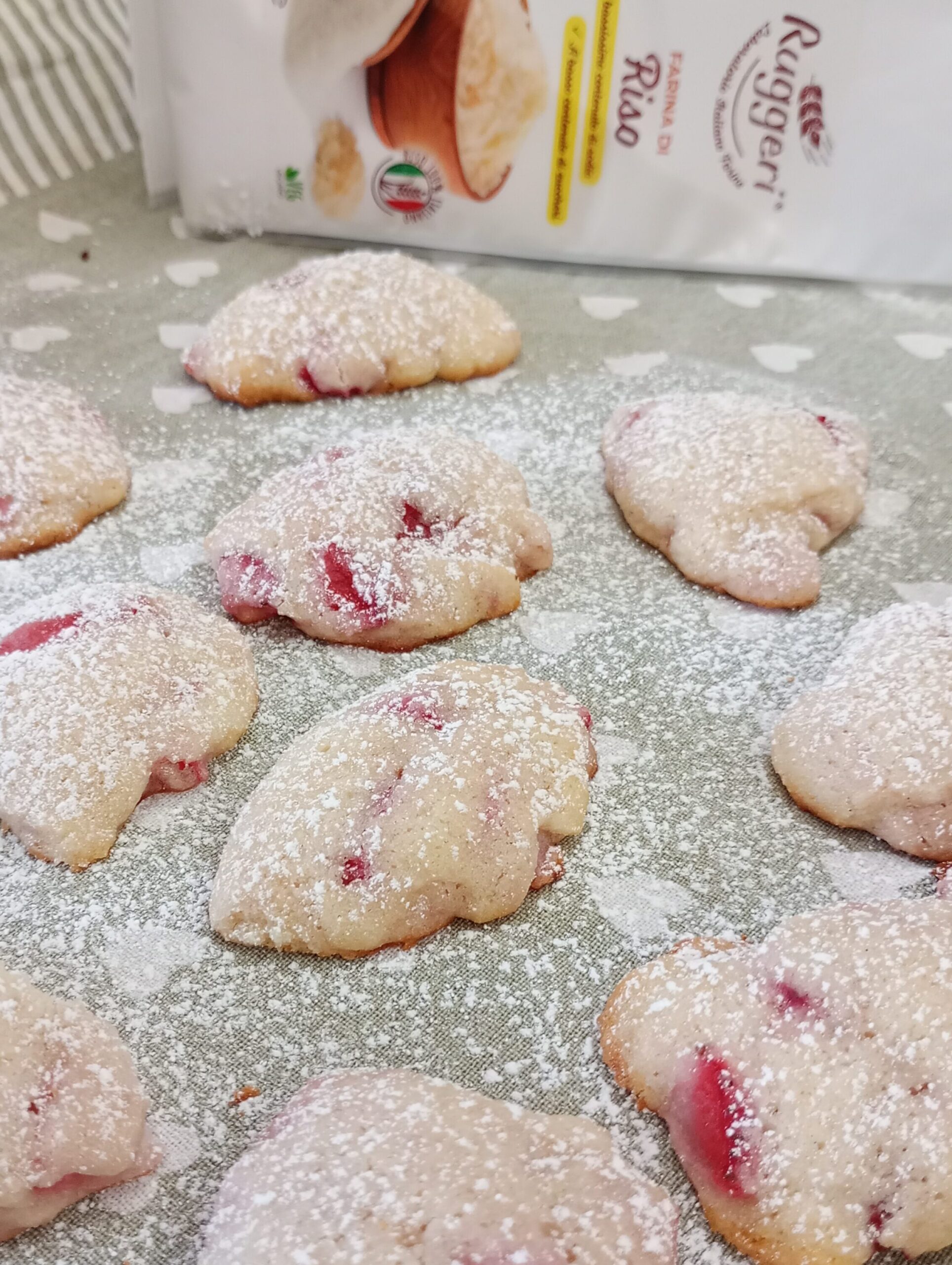 Krokante glutenvrije aardbeikoekjes