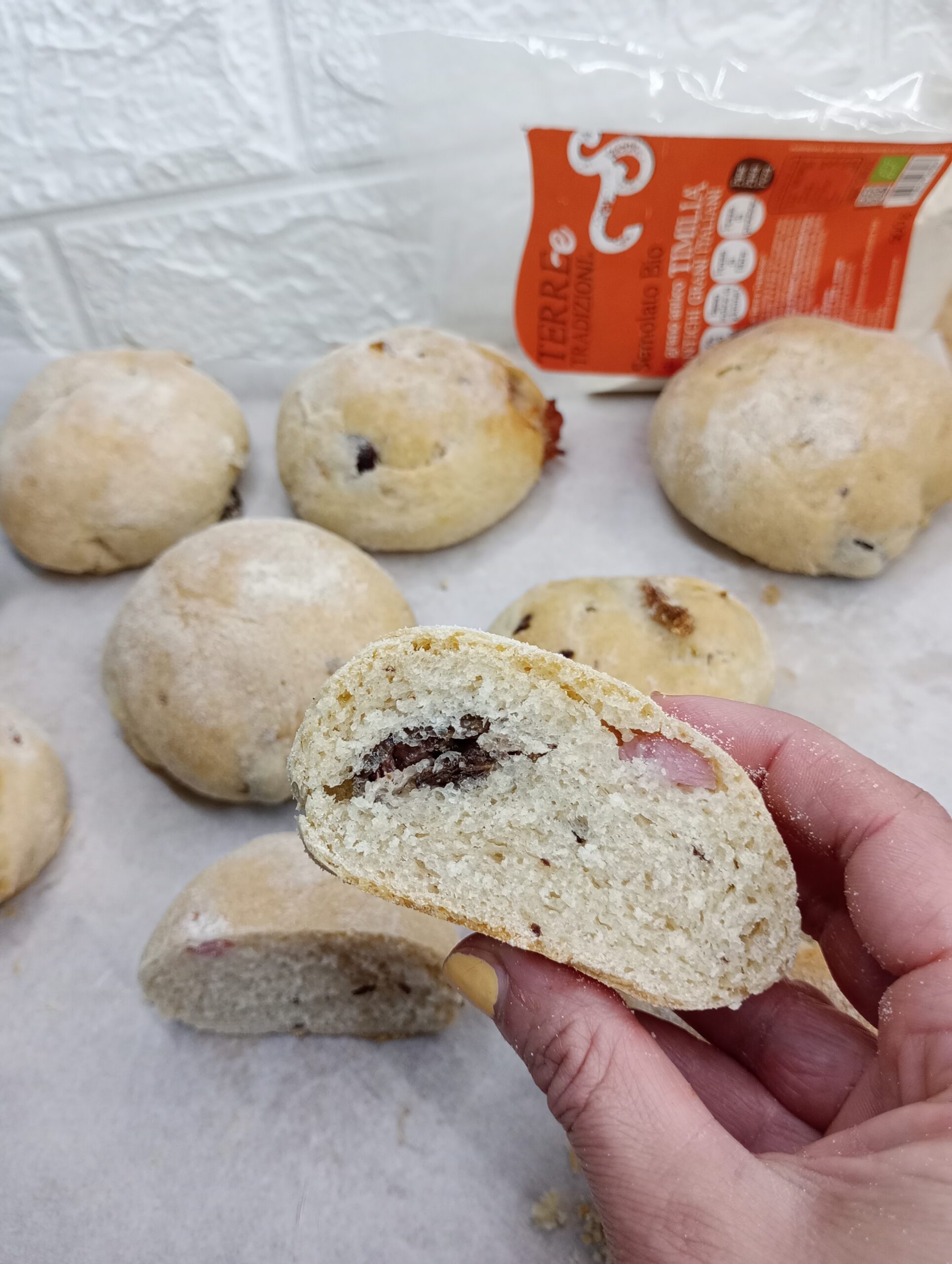 Broodjes met olijven en guanciale