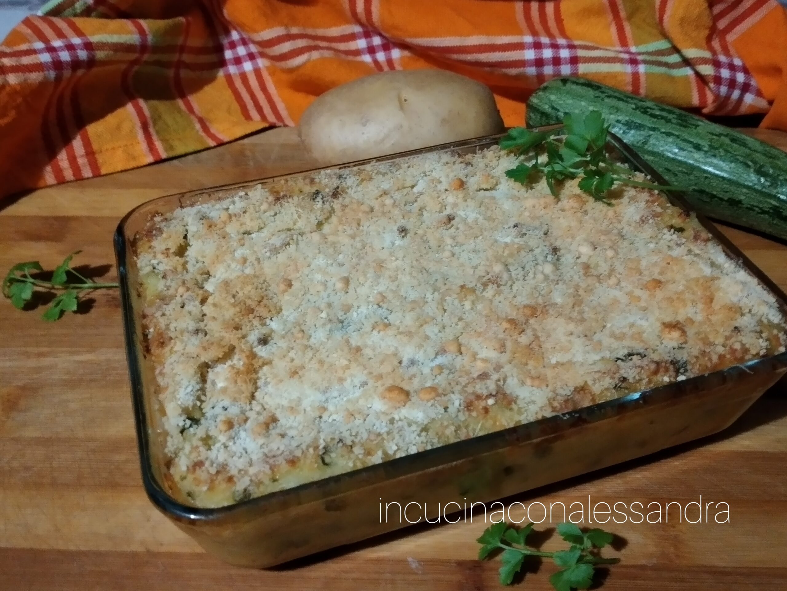 Vegetarische aardappel- en courgetteovenschotel