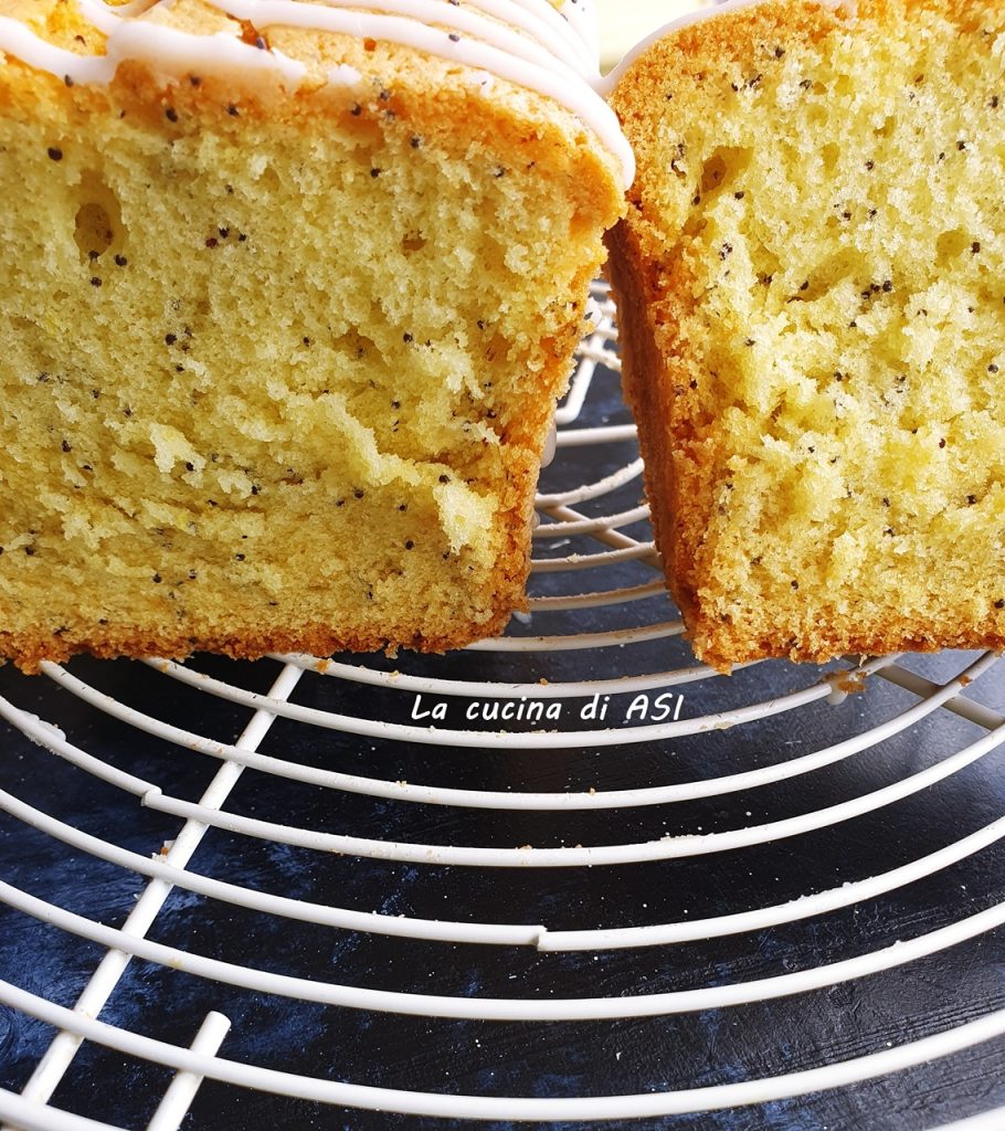 Limoncello en maanzaad cake