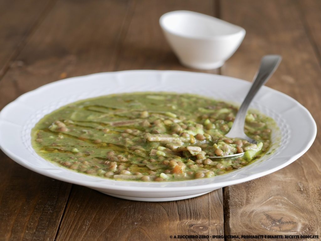 Linzen- en broccolisoep met pizzoccheri