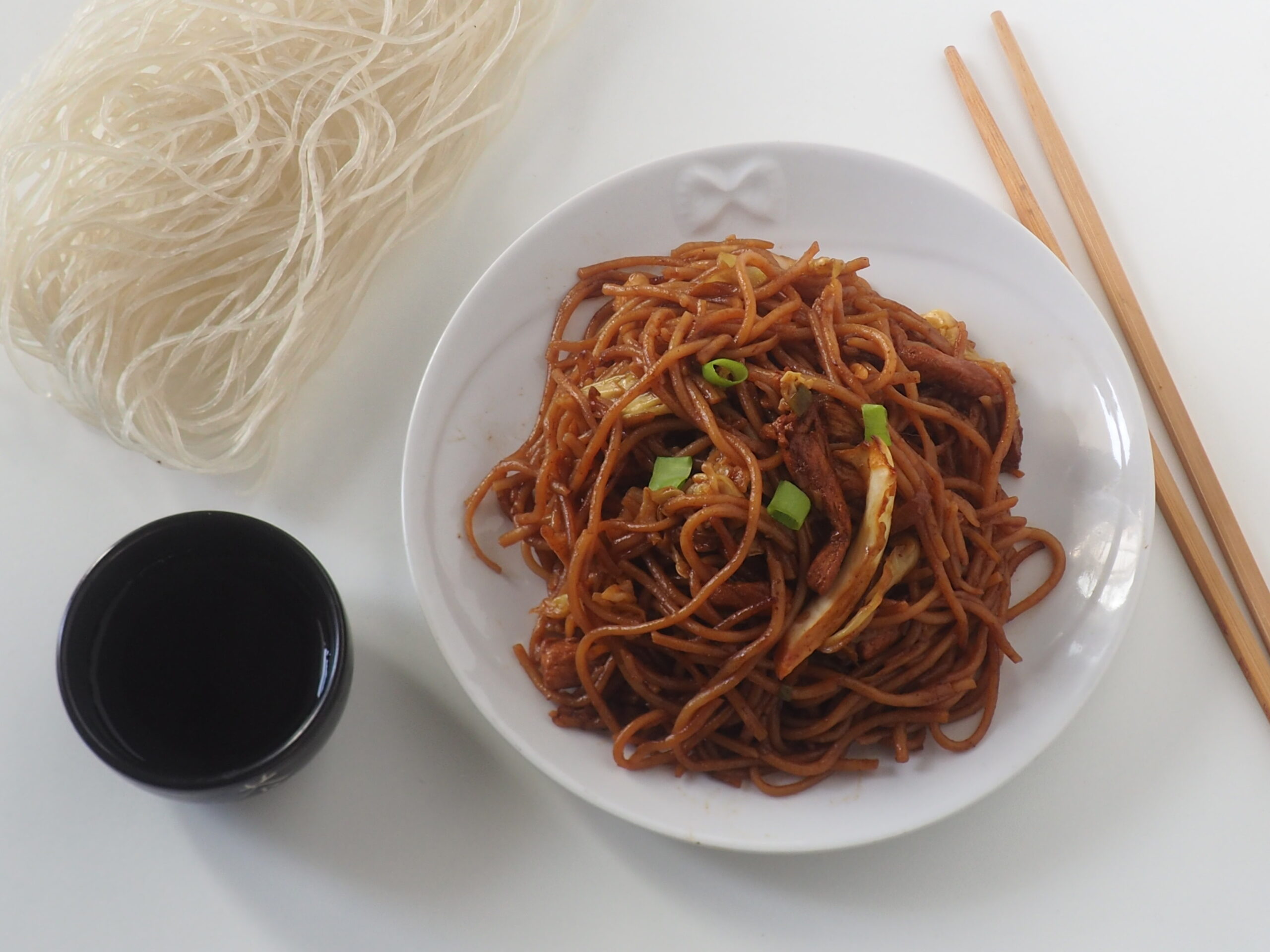 Rijstvermicelli met Kip en Groenten