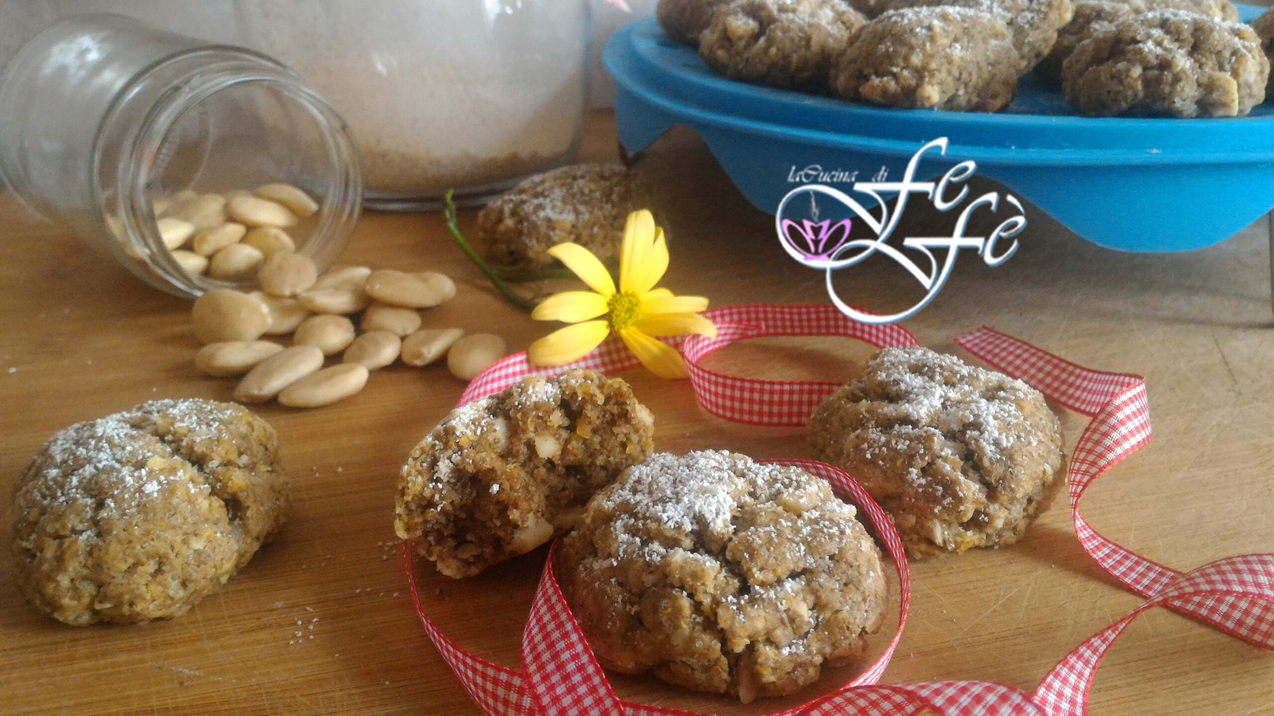 KOEKJES MET LINZENMEEL EN AMANDELEN