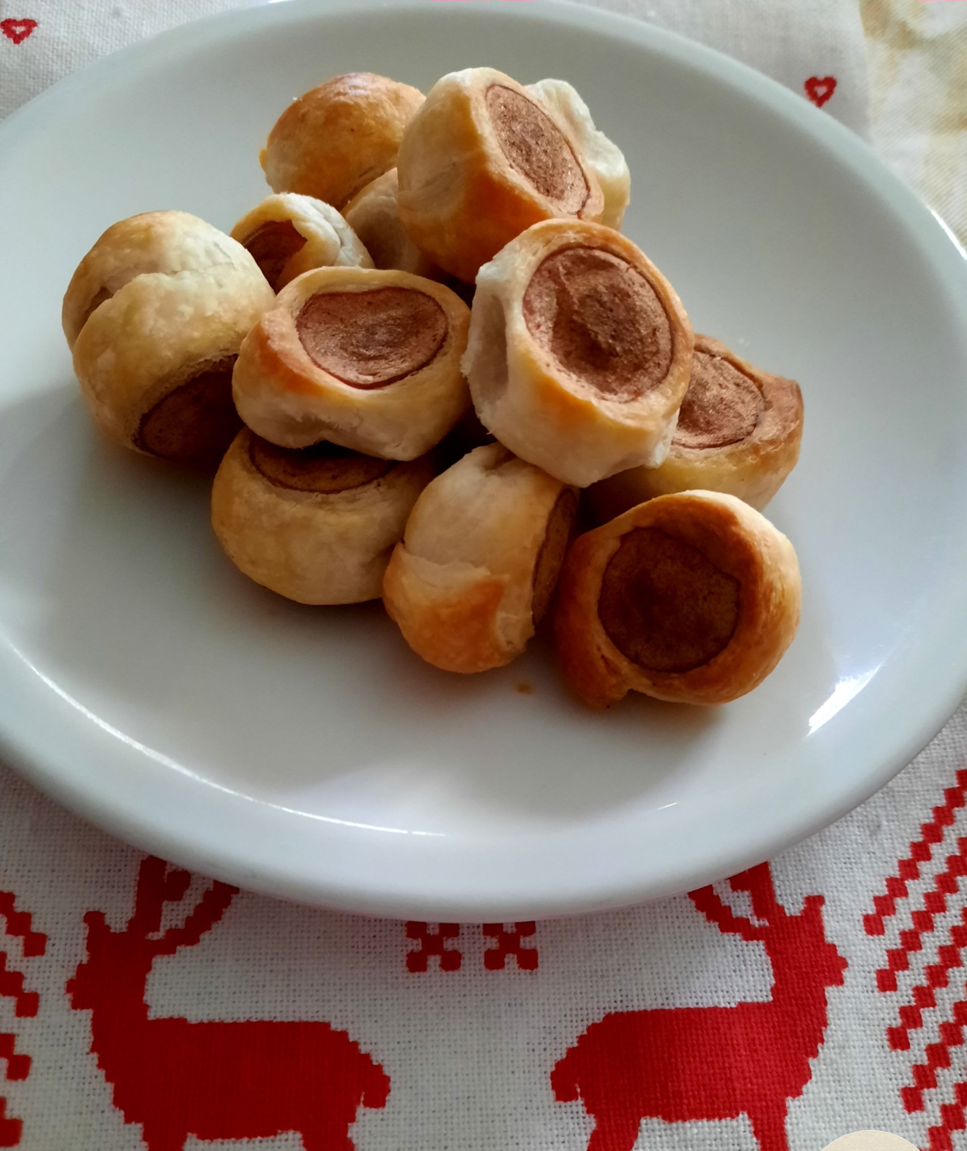 Rustieke zoute koekjes met frankfurter