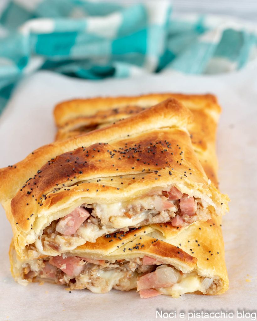 rollen met worstjes, mortadella en kaas