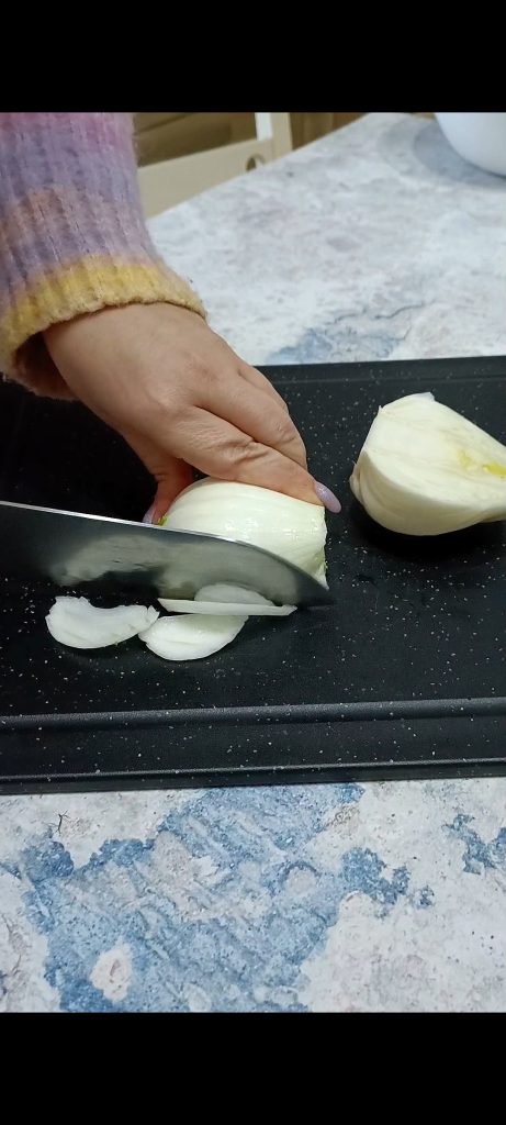 Snijd de groenten in stukken