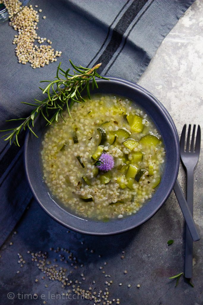 sorghum in snelkookpan met courgettes