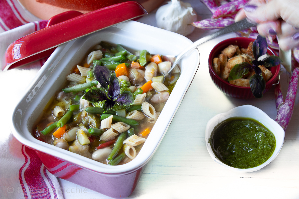 Soupe au pistou minestrone met pesto