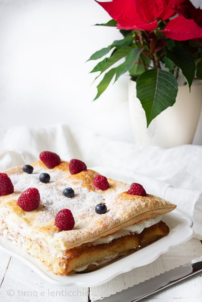 Vegane millefeuille met bosvruchten