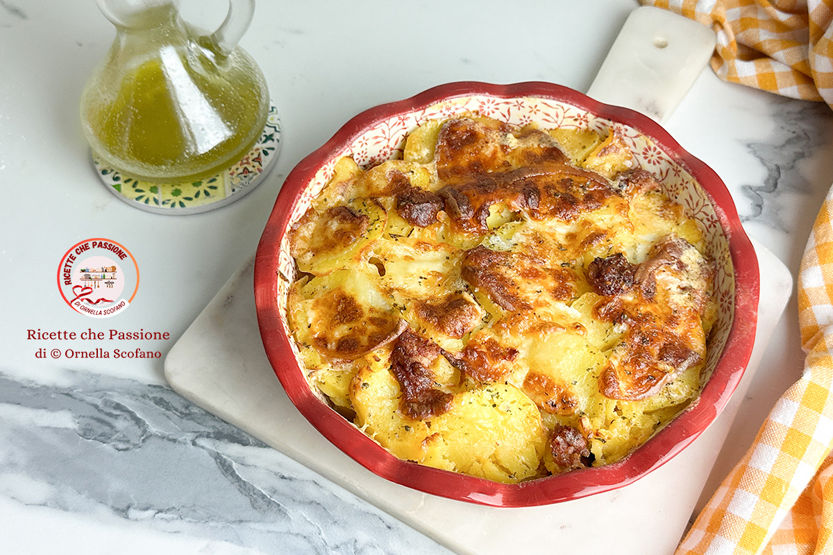Aardappelgratin met worst en mozzarella