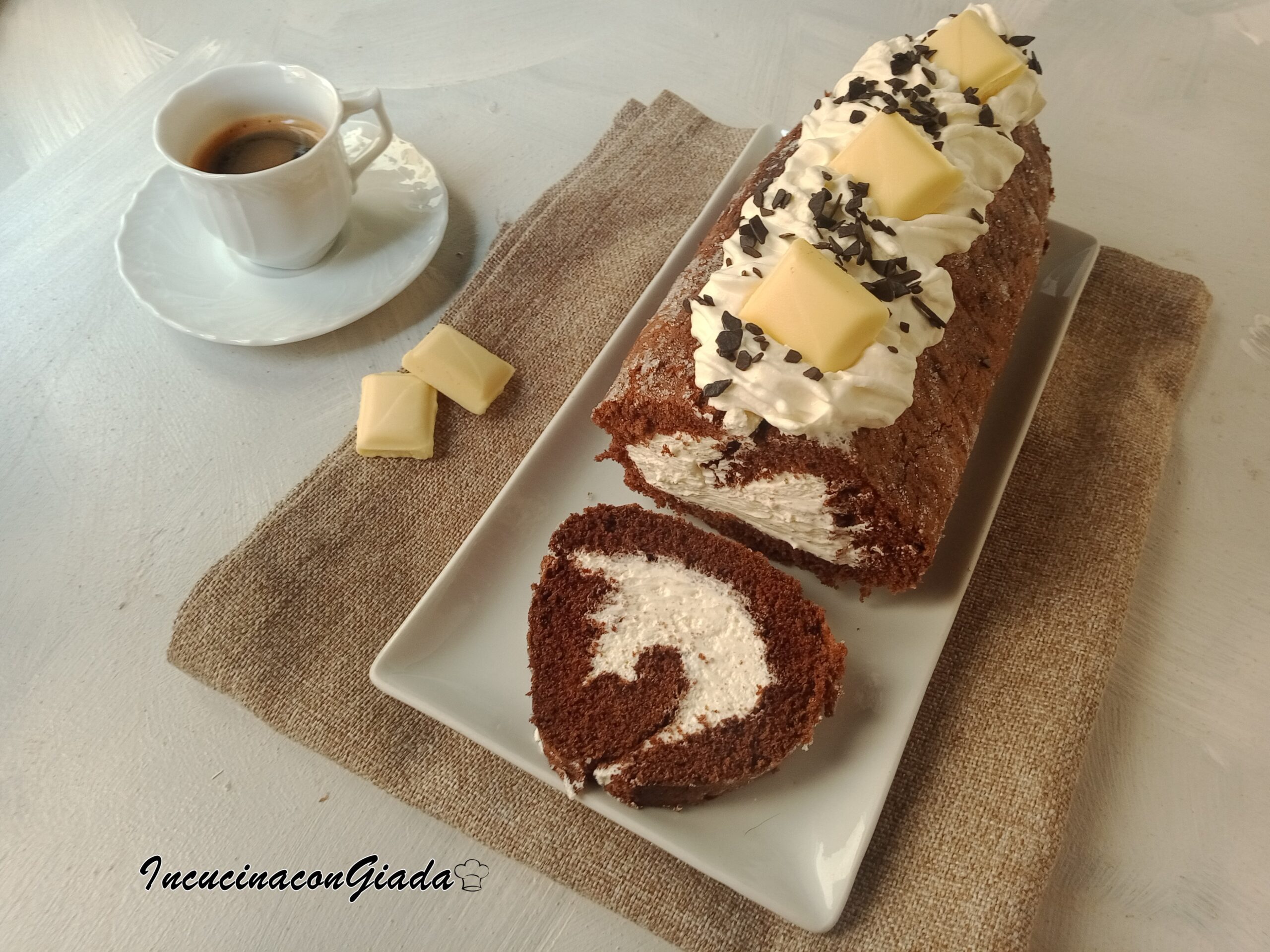 CACO-ROL MET WITTE CHOCOLADE