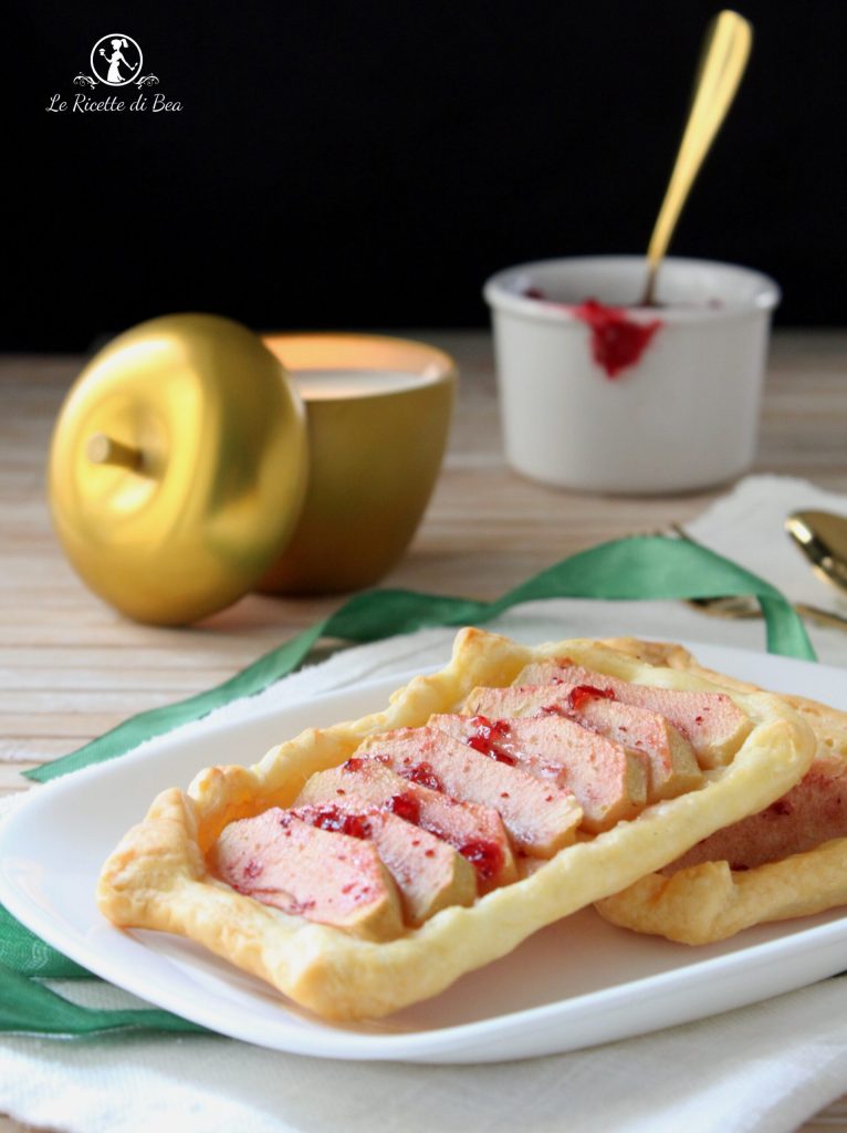 bladerdeeggebakjes met appel