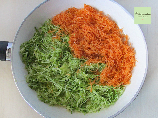 courgettes en wortelen in julienne