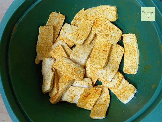 gekruide tofu met kurkuma en paprika