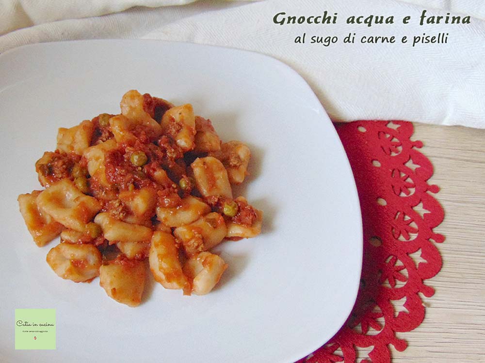 gnocchi van bloem met saus