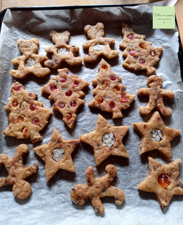 koekjes met glas-in-lood om te bakken