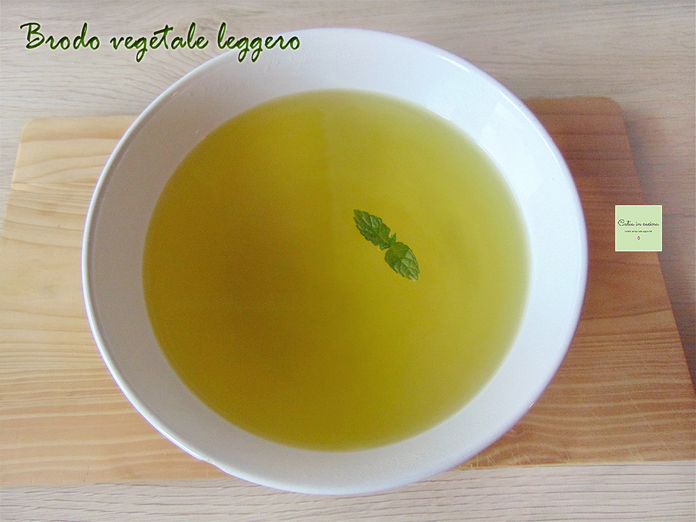 Lichte groentebouillon