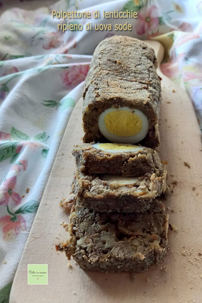 linzengehaktbrood gevuld met hardgekookte eieren