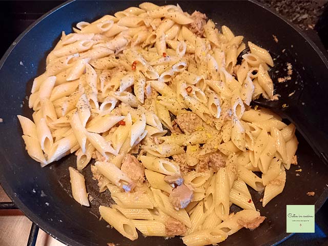 pasta mengen in de pan