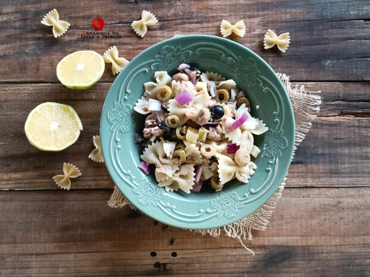 Pastasalade met tonijn en olijven