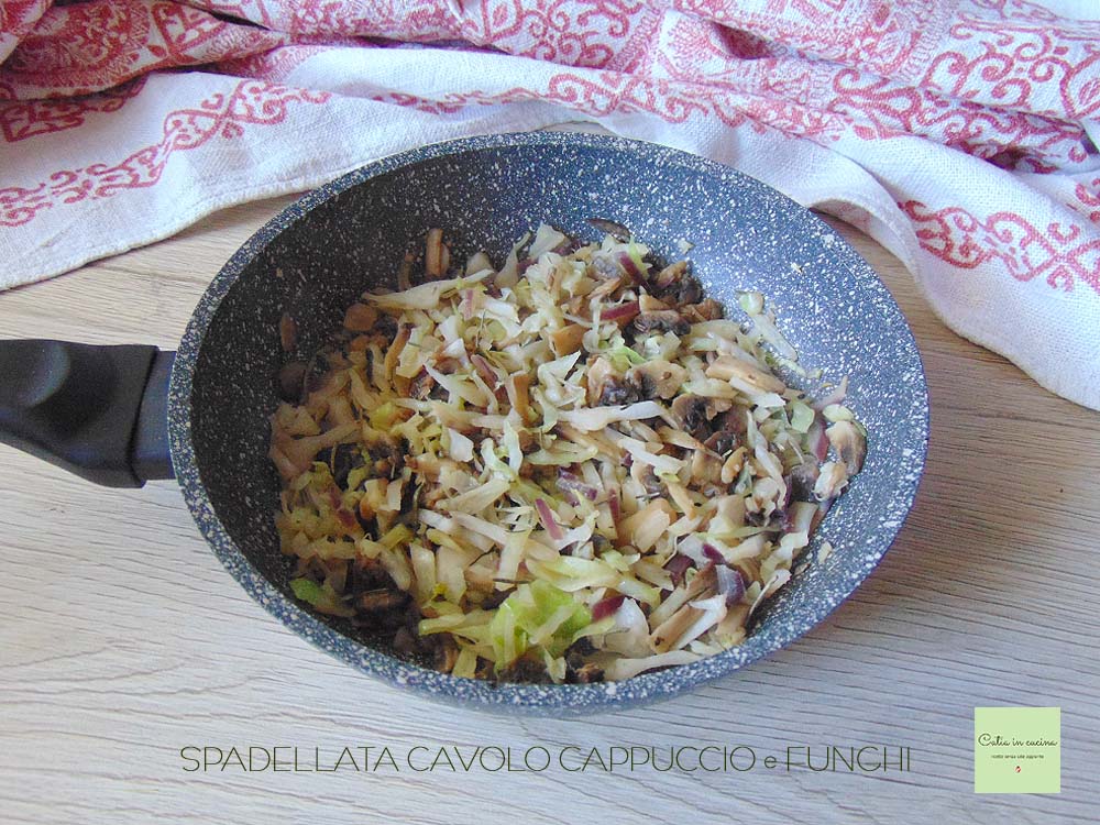 roerbakschotel witte kool en champignons